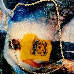 Unisex necklace nagotionable price just want it gone